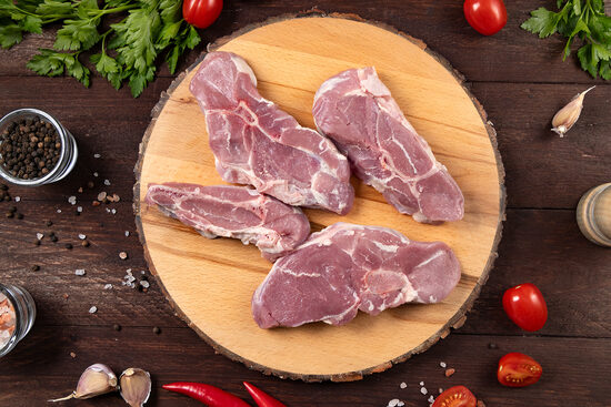 Jāra lāpstiņa ar kaulu